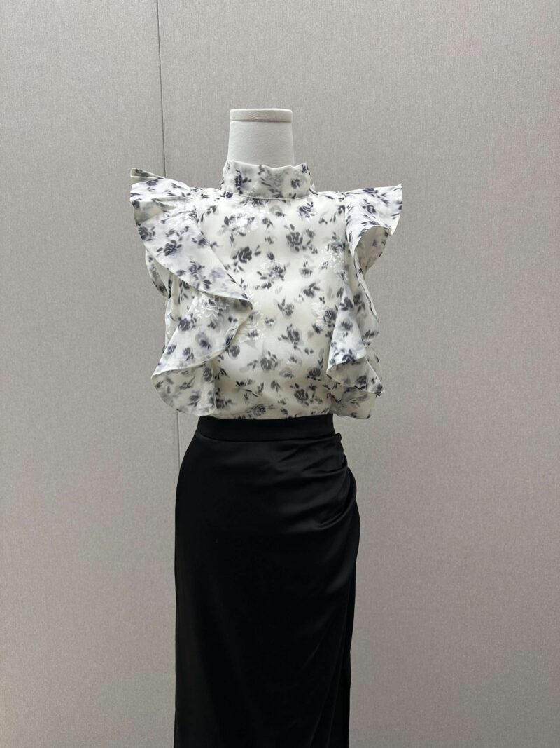 Floral ruffle top - Image 2